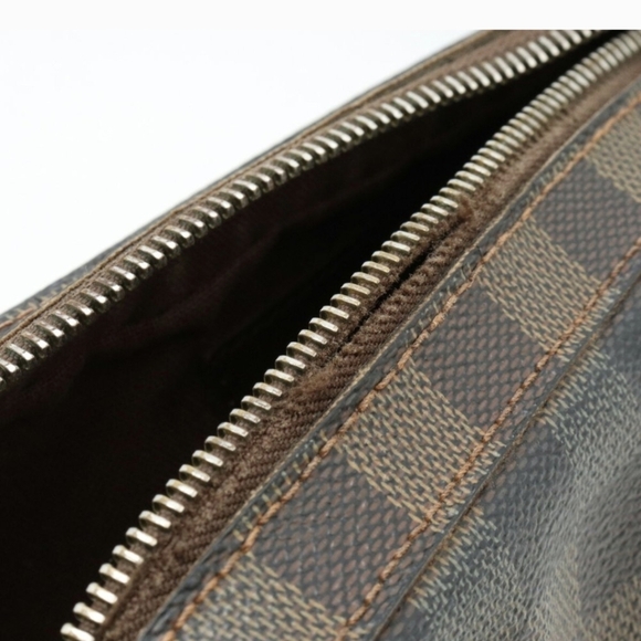 Louie Vuitton bumbag - Picture 6 of 9